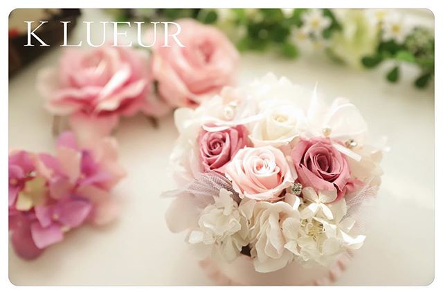 【ウェディングレッスン 】プリザーブドローズ&紫陽花のリングピローをお作り頂きました。・プリザーブドフラワーを扱うのは初めてとのことでしたが、手際がよくてとてもお上手でした♪ ・・素敵な結婚式となりますことを心よりお祈りしております♡・お疲れさまでした♪・ ・1dayレッスン、クレイアーティストコースのお問い合わせは、HPまたはメールよりお願いいたします。 ・【Mail】info@klueur.com【HP】http://klueur.com/・・ご注文は、メールまたはwebshopよりお願いいたします。・️K LUEUR Wedding webshophttps://klueur.saleshop.jp・ ・＊＊＊#リングピロー #ウェディング #結婚式 #結婚祝い #プレゼント #クレイケーキ教室 #ウェディングアイテム #ウェルカムボード #クレイケーキ #clayart #ディプロマ#手作り #マカロンタワー #教室 #ハンドメイド #ディスプレイ #前撮り #日本クレイアート協会 #ringpillow #ティファニーブルー #クレイ#プチギフト #女子力アップ #ベビーシャワー #マカロン#横浜#clay #習い事 #wedding#プレ花嫁