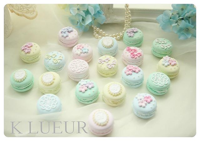 【オーダー品】本日発送いたします商品①マカロンマグネットです。・お式でゲストの皆さまにプレゼントされるとのこと♪・素敵な結婚式となりますことを心よりお祈りしております♡♡・ご注文誠にありがとうございました♪＊お問い合わせはHPまたはメールよりお願いいたします。info@klueur.com＊ご注文はメールまたは下記よりお願いいたします♪https://www.creema.jp/c/k-lueur＊＊＊#リングピロー #ウェディング #結婚式 #結婚祝い #プレゼント #クレイケーキ教室 #ウェディングアイテム #ウェルカムボード #クレイケーキ #clayart #ディプロマ#手作り #マカロンタワー #教室 #ハンドメイド #ディスプレイ #前撮り #日本クレイアート協会 #ringpillow #ティファニーブルー #クレイ#プチギフト #女子力アップ #ベビーシャワー #マカロン#横浜#clay #習い事 #wedding#プレ花嫁
